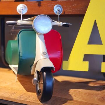 Dekoratif Metal Jumbo Boy Scooter