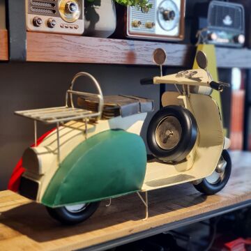 Dekoratif Metal Jumbo Boy Scooter