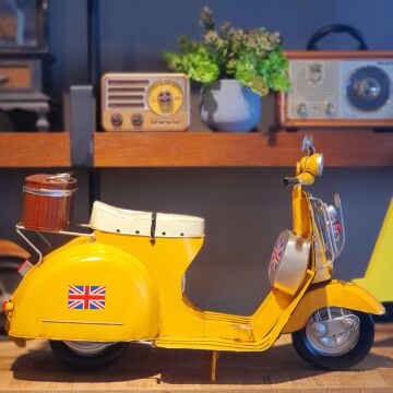Dekoratif Metal Jumbo Boy Scooter Sarı