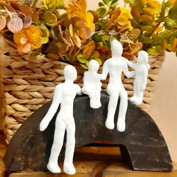 Yamaçta Aile Dekor Beyaz