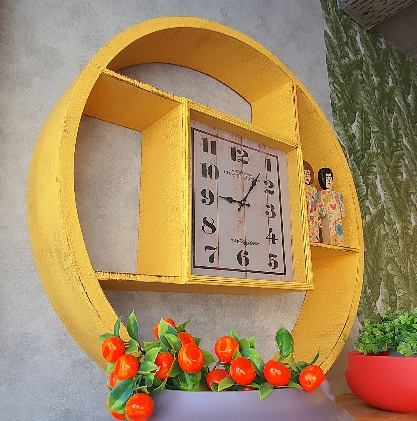 Yuvarlak Ahşap Raflı Duvar Saati Hardal