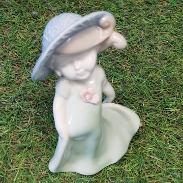 Çiçek Şapkalı Melek Porselen Biblo Teklii