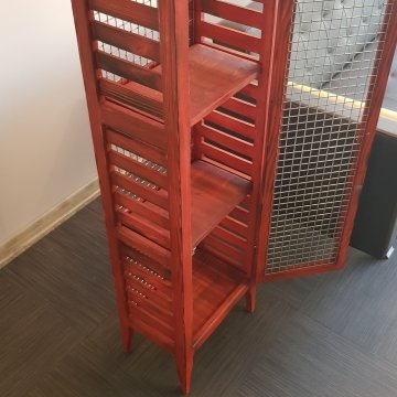 Ahşap Izgaralı Nostaljik Tel Dolap