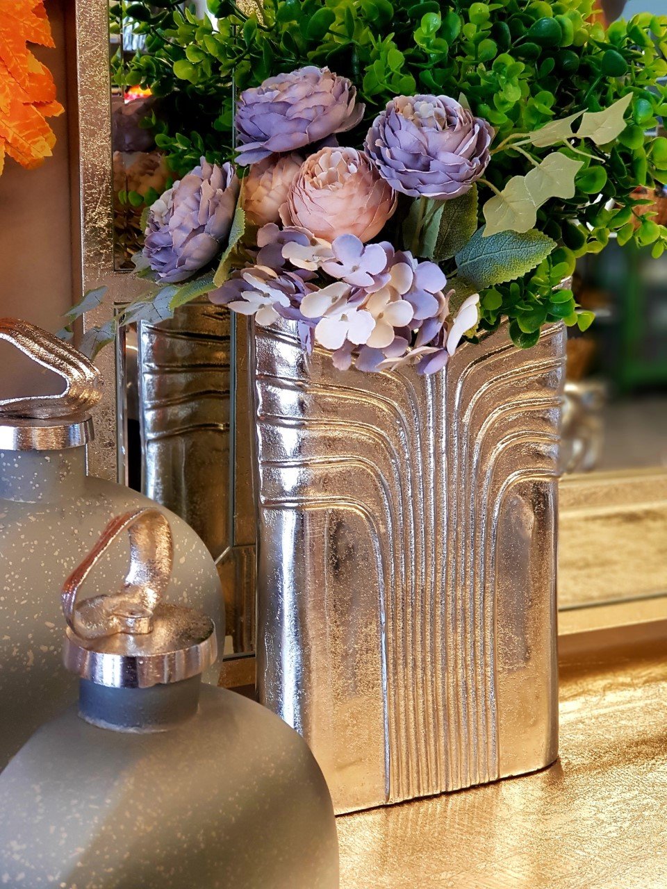 Gümüş Metal Dekoratif Büyük Vazo