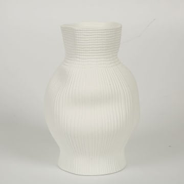 Beyaz Darbeli Vazo Kısa 23cm