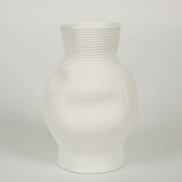 Beyaz Darbeli Vazo Kısa 23cm