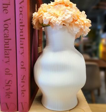 Beyaz Darbeli Vazo Kısa 23cm