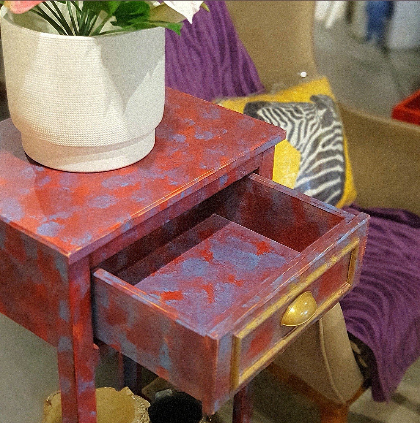 Candy Çekmeceli Yan Sehpa