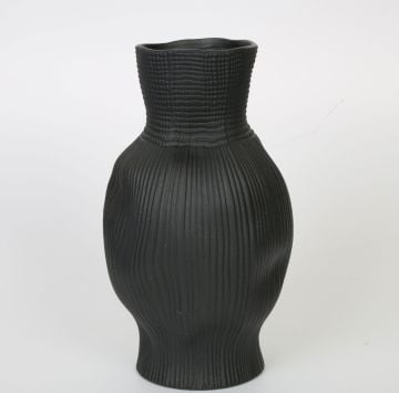 Siyah Darbeli Vazo Kısa 23cm
