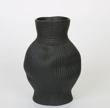 Siyah Darbeli Vazo Uzun
