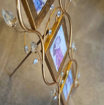 3 Katlı Gold Kristal Taşlı Metal Ayaklı Çerçeve