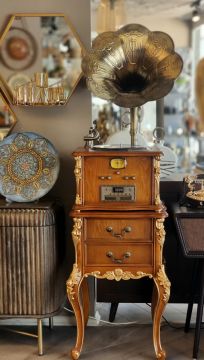 Çekmeceli Ayaklı Ahşap Gramafon