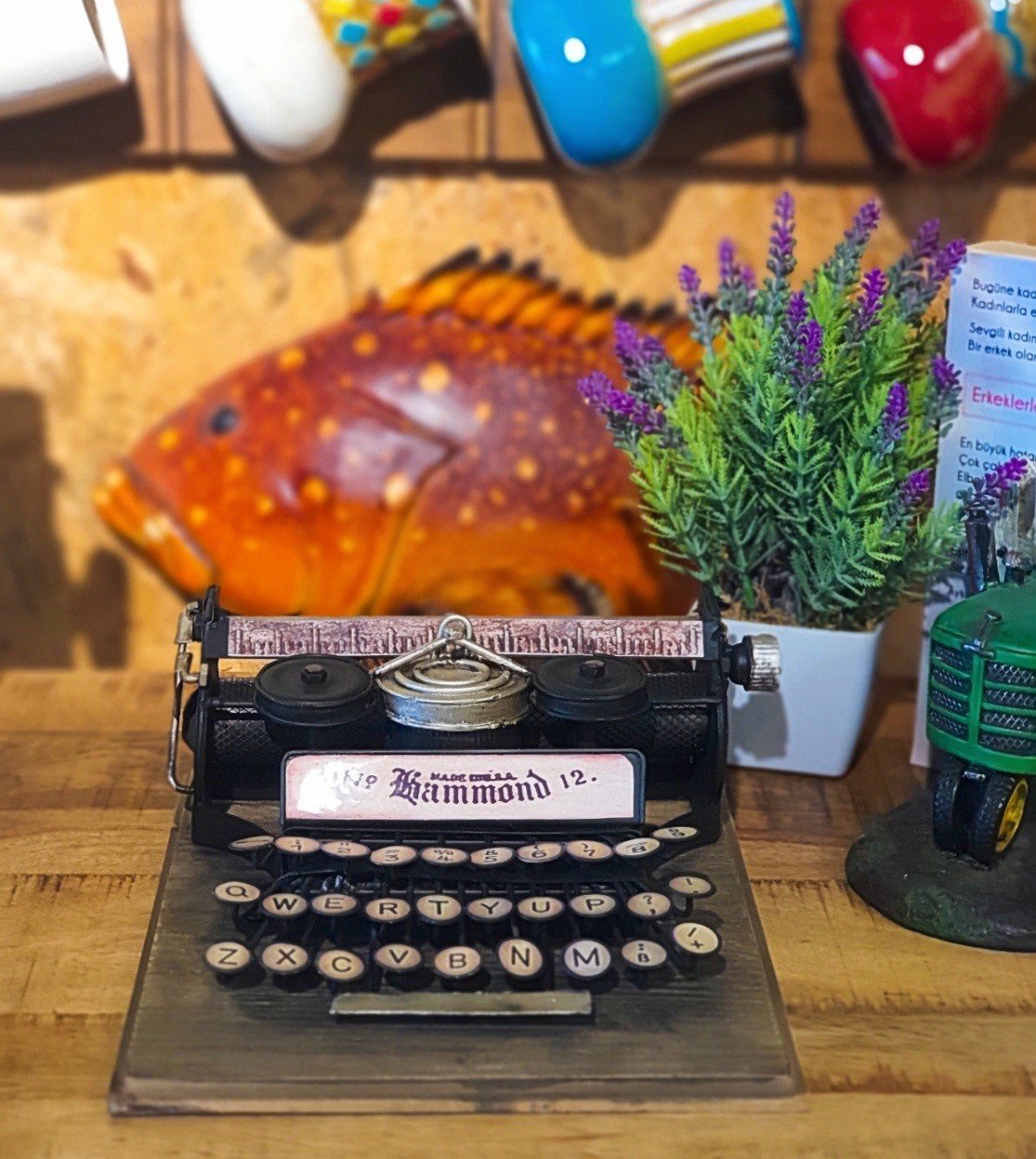 Dekoratif Metal Daktilo Siyah