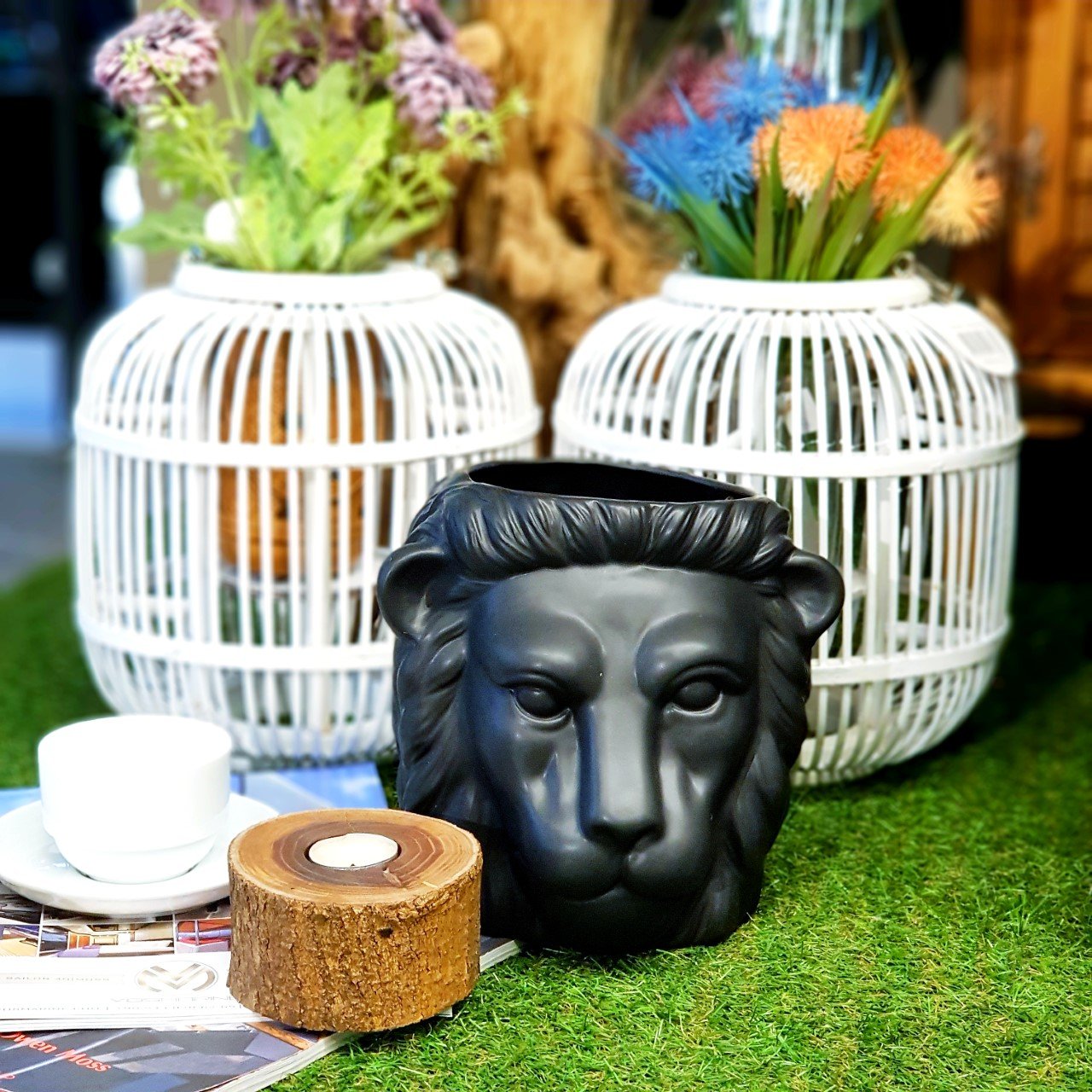 Aslan Figürlü Saksı Büyük Boy Siyah