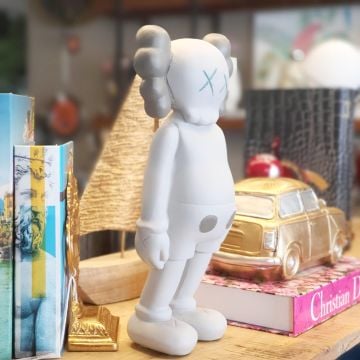 Gri Büyük Boy Kaws Biblo